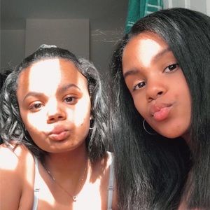 Meet your Posher, Mia